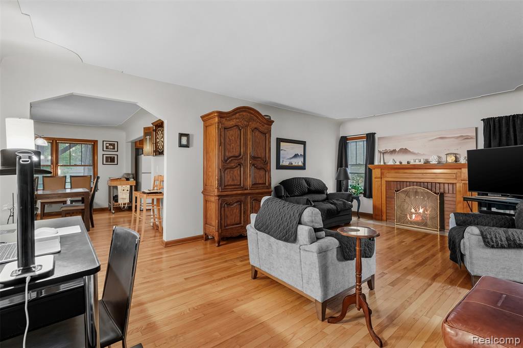 2735 East Maple Road Troy, MI 48083 - Photo 6 of 57