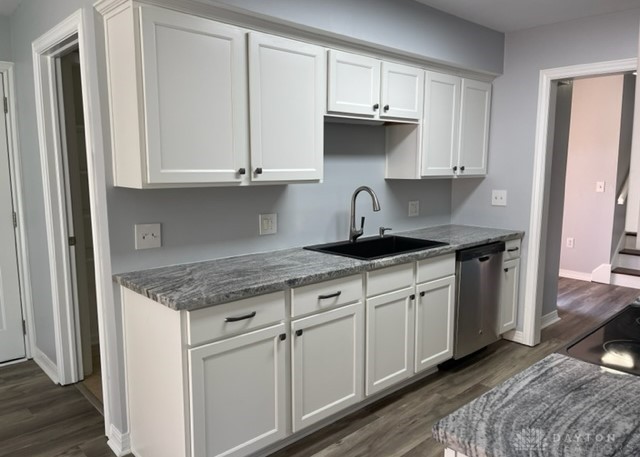 300 Village Square Road Centerville, OH 45458 - Photo 4 of 26 Kitchen