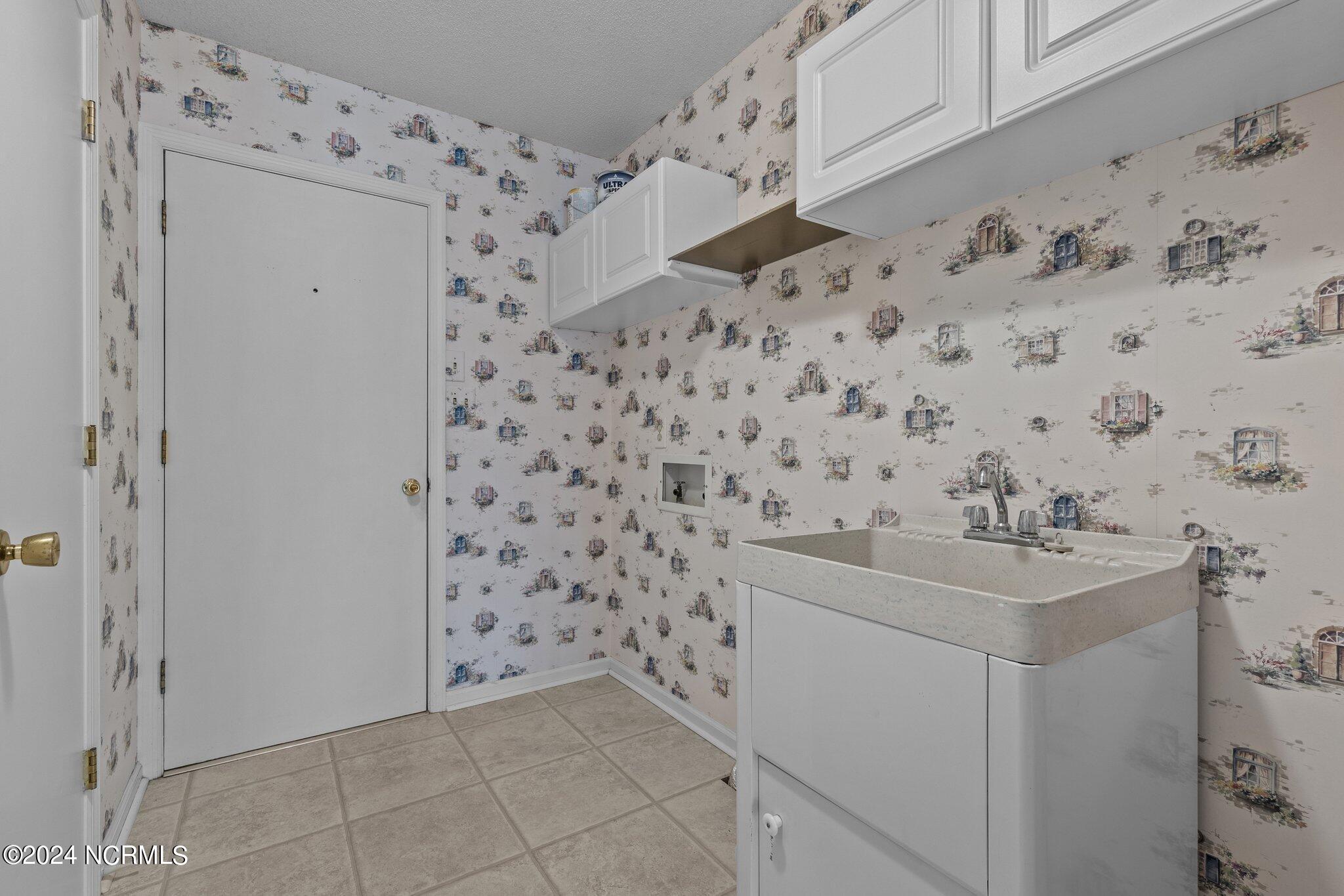 39 Shadow Drive Whispering Pines, NC 28327 - Photo 18 of 26 Laundry