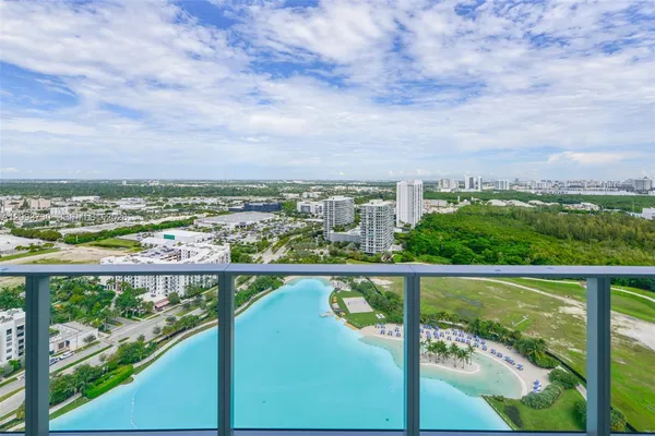 $5,700 | 2411 Laguna Circle, Unit 2707, North Miami, FL 33181