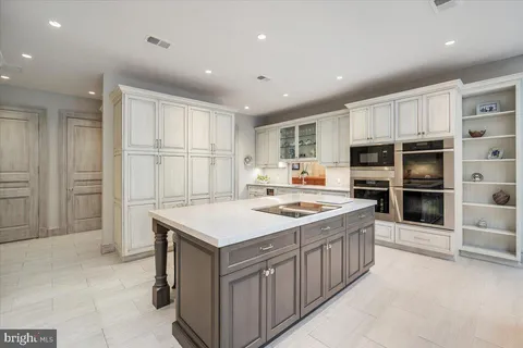 $3,995,000 | 8917 Harvest Square Court, Potomac, MD 20854