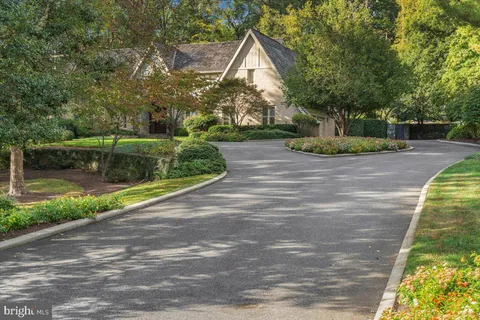 $3,995,000 | 8917 Harvest Square Court, Potomac, MD 20854