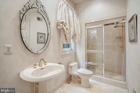 $3,995,000 | 8917 Harvest Square Court, Potomac, MD 20854