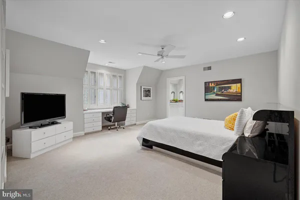 $3,750,000 | 8917 Harvest Square Court, Potomac, MD 20854