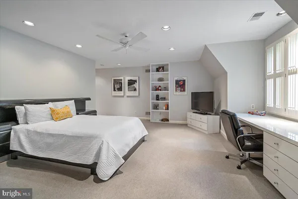 $3,750,000 | 8917 Harvest Square Court, Potomac, MD 20854