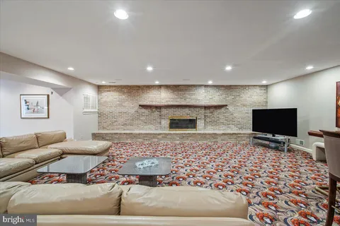 $3,995,000 | 8917 Harvest Square Court, Potomac, MD 20854