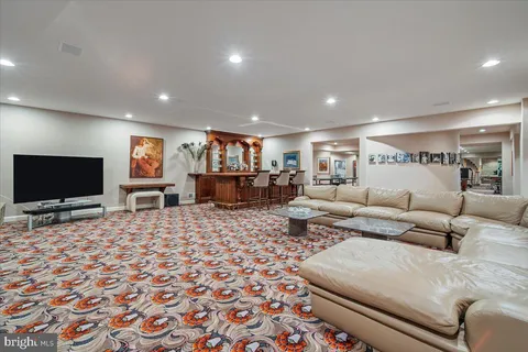 $3,995,000 | 8917 Harvest Square Court, Potomac, MD 20854