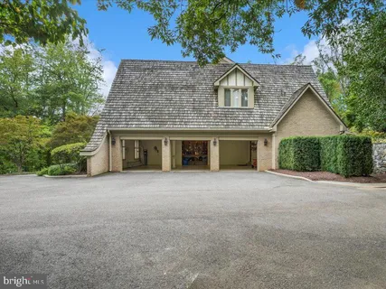 $3,995,000 | 8917 Harvest Square Court, Potomac, MD 20854