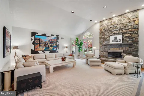 $3,995,000 | 8917 Harvest Square Court, Potomac, MD 20854