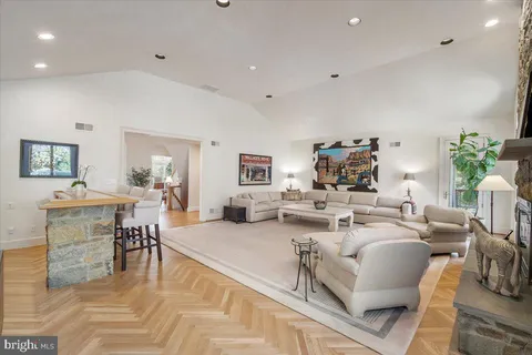 $3,995,000 | 8917 Harvest Square Court, Potomac, MD 20854