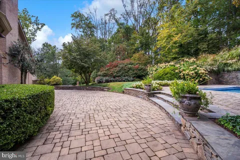 $3,995,000 | 8917 Harvest Square Court, Potomac, MD 20854