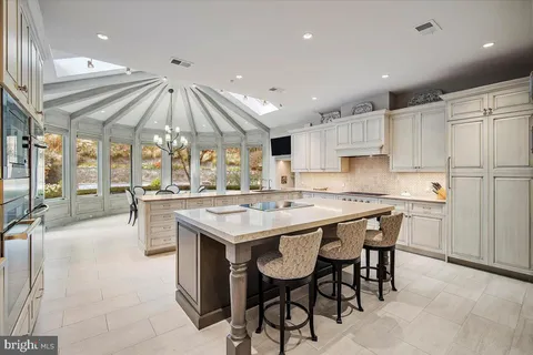 $3,995,000 | 8917 Harvest Square Court, Potomac, MD 20854