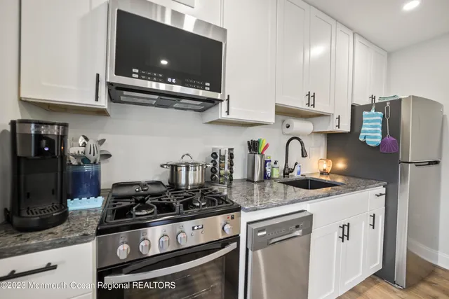 $2,000 | 110 11th Avenue, Unit REAR EAST, Belmar, NJ 07719