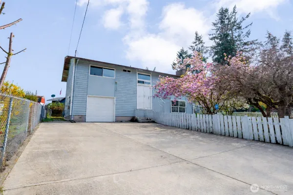 $595,000 | 3319 South 249th Place, Kent, WA 98032