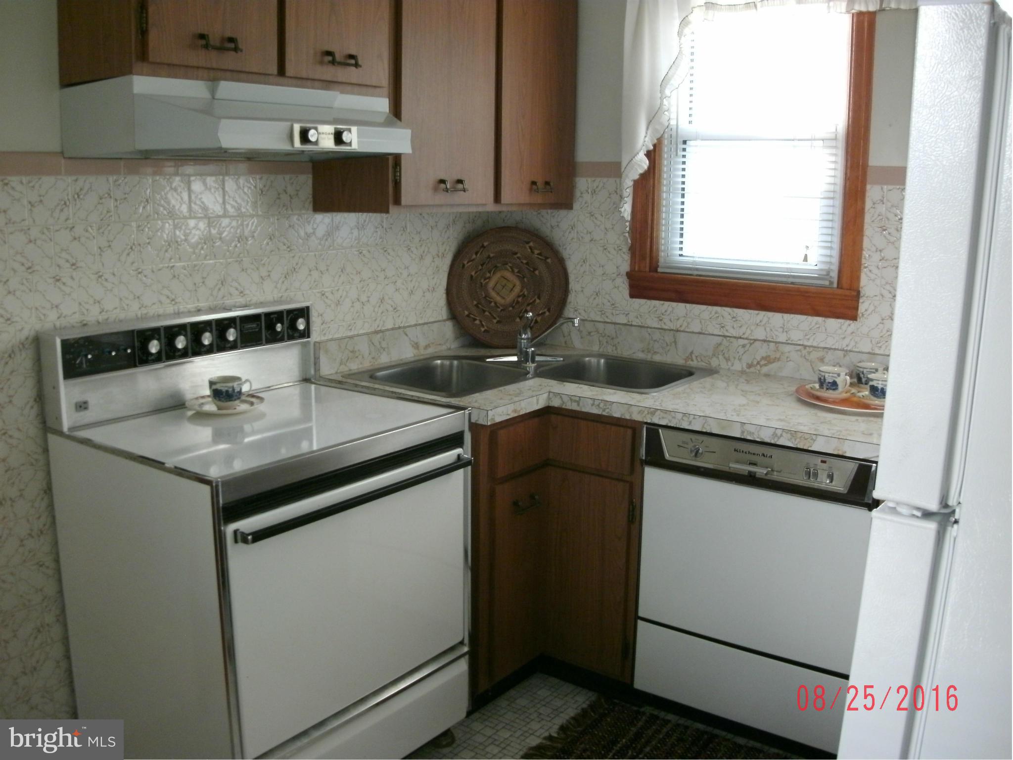 336 Nicholson Road Baltimore, MD 21221 - Photo 14 of 22 Kitchen