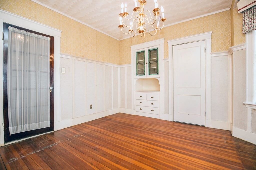 204 Maple Street Boston, MA 02132 - Photo 14 of 30