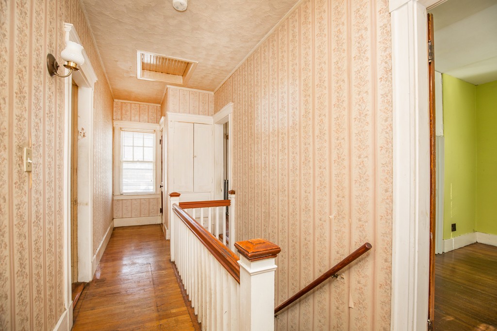 204 Maple Street Boston, MA 02132 - Photo 16 of 30