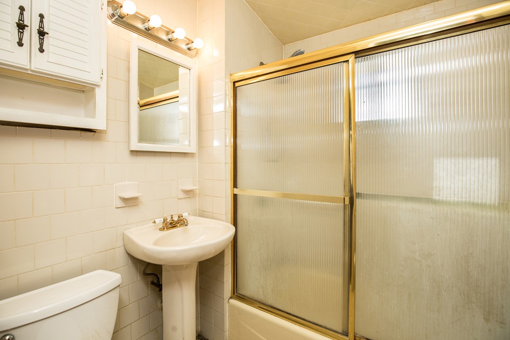 204 Maple Street Boston, MA 02132 - Photo 20 of 30