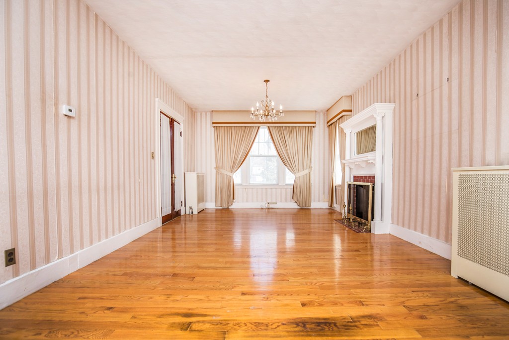 204 Maple Street Boston, MA 02132 - Photo 6 of 30