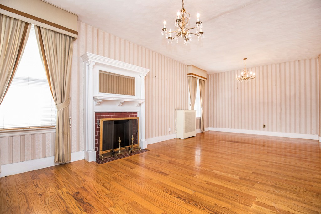 204 Maple Street Boston, MA 02132 - Photo 8 of 30