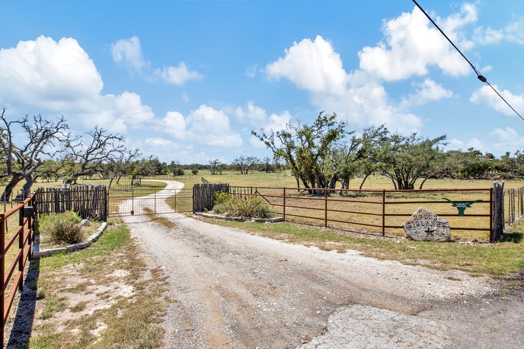 515 Lange Road Harper, TX 78631 - Photo 28 of 38 Gallery Image 28