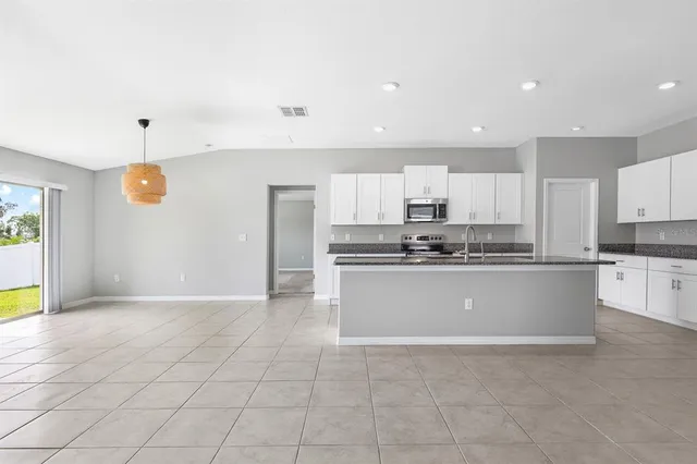 $2,395 | 190 Rain Berry Avenue, Ruskin, FL 33570