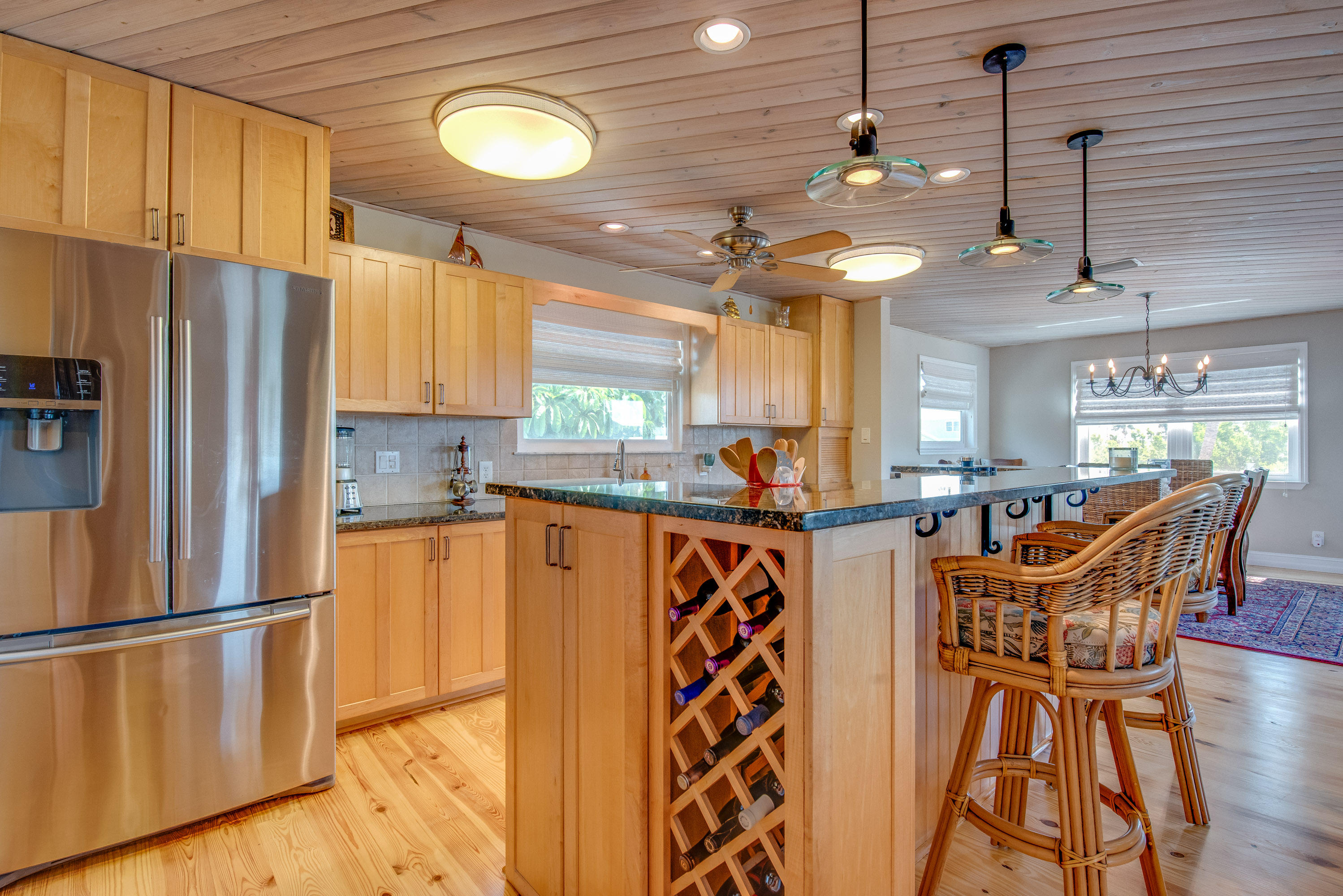 489 Blackbeard Road Summerland Key, FL 33042 - Photo 14 of 40 breakfast bar