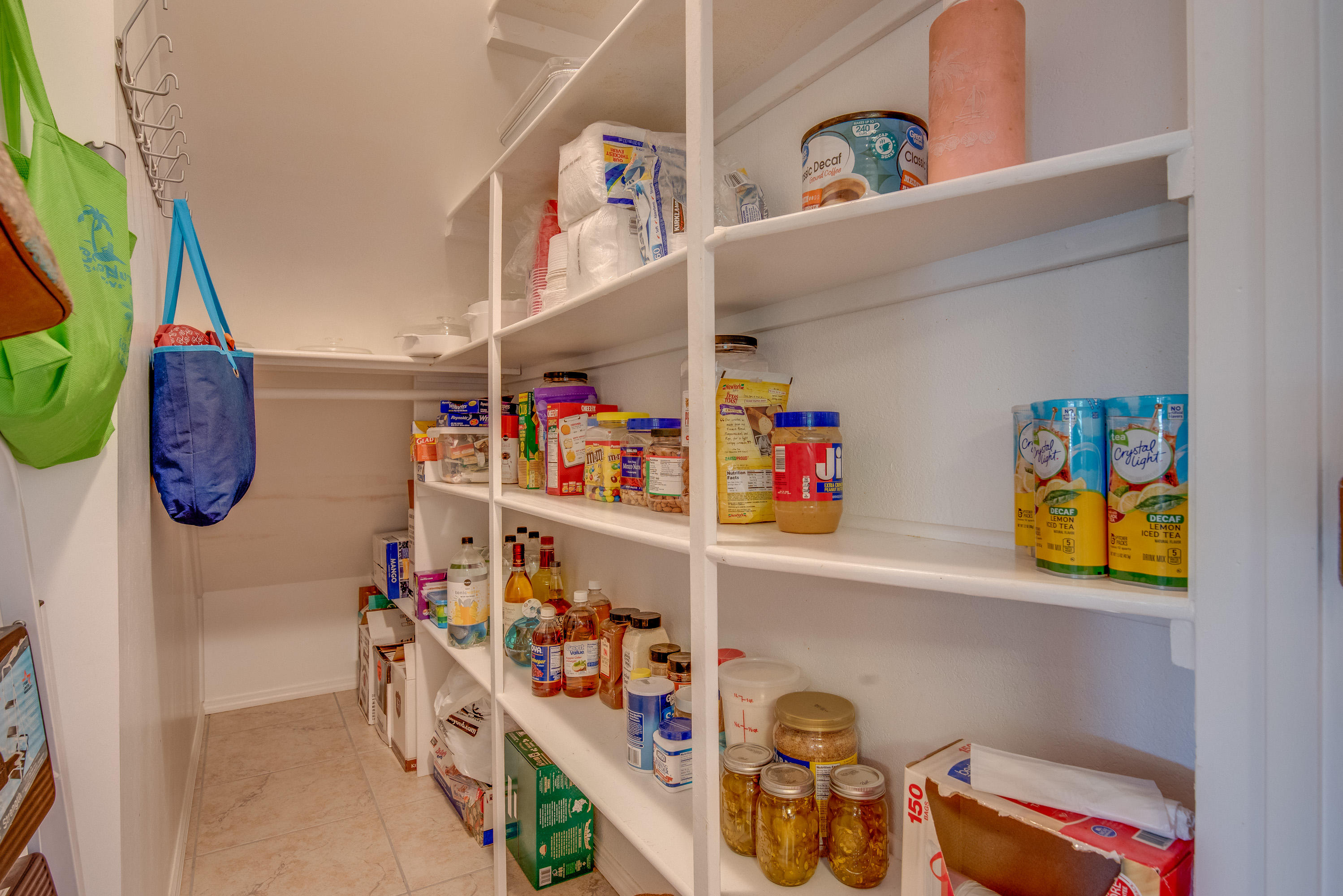 489 Blackbeard Road Summerland Key, FL 33042 - Photo 18 of 40 walk in pantry
