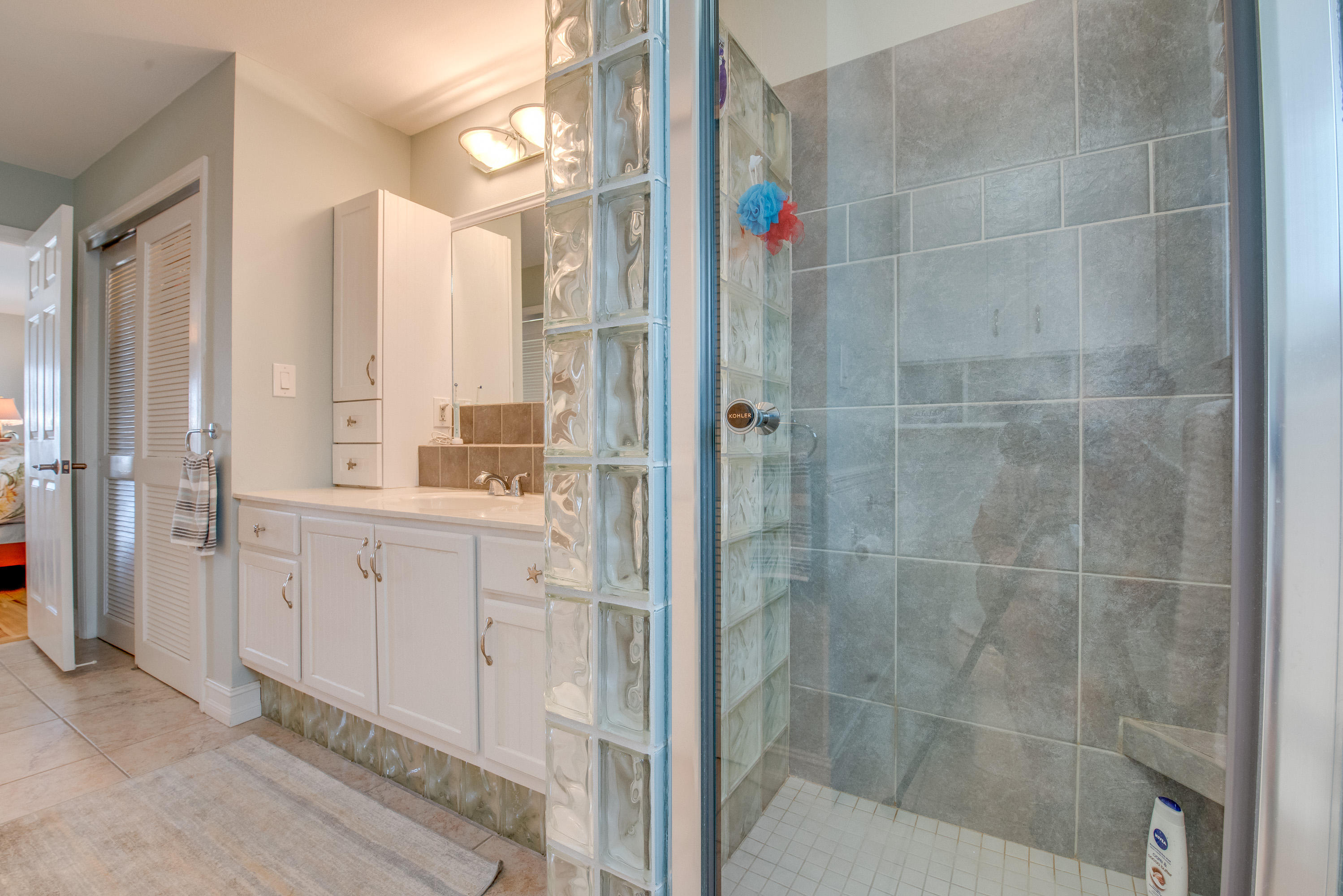 489 Blackbeard Road Summerland Key, FL 33042 - Photo 22 of 40 master bath