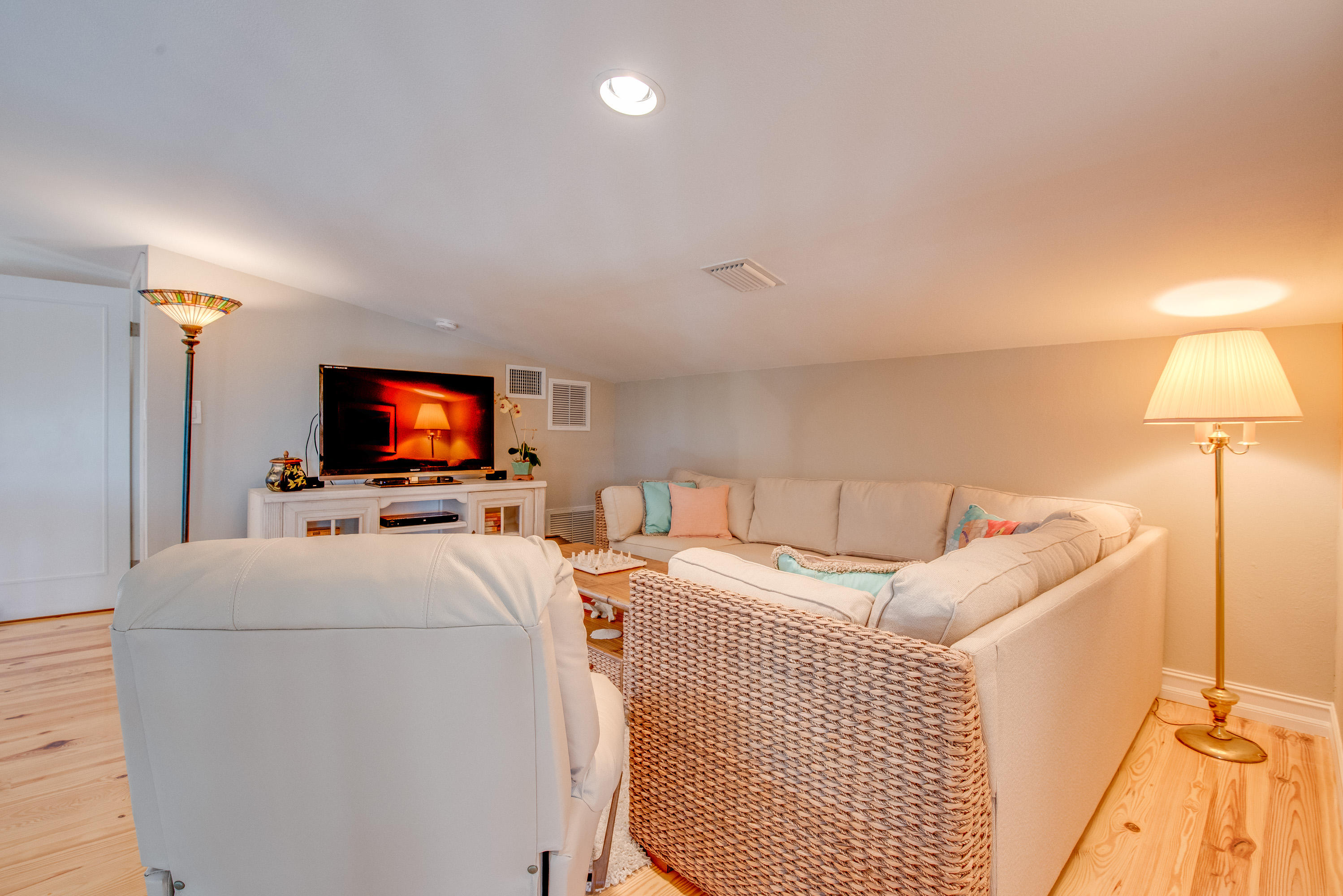 489 Blackbeard Road Summerland Key, FL 33042 - Photo 25 of 40 upper level loft living area