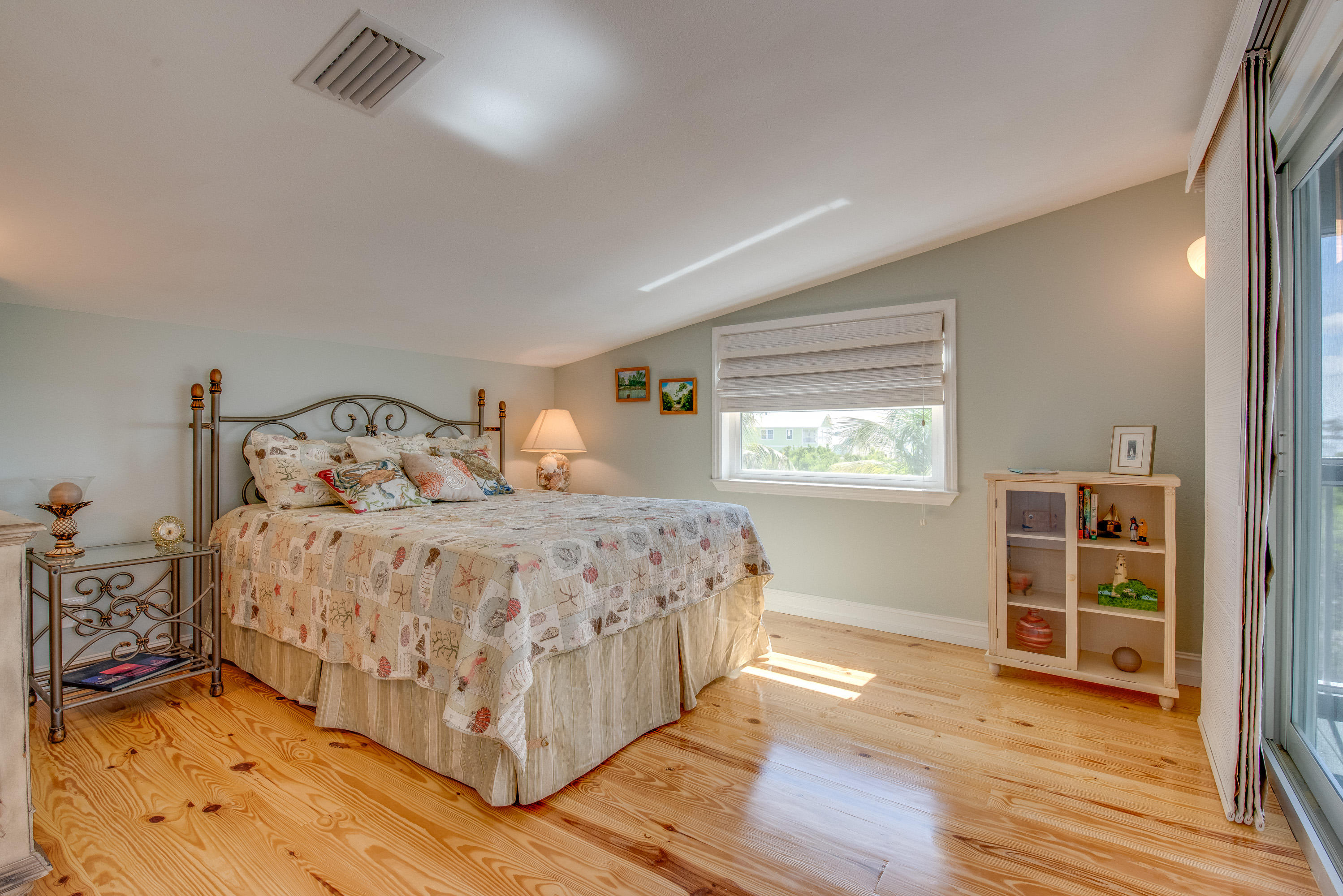 489 Blackbeard Road Summerland Key, FL 33042 - Photo 26 of 40 upper level loft bedroom