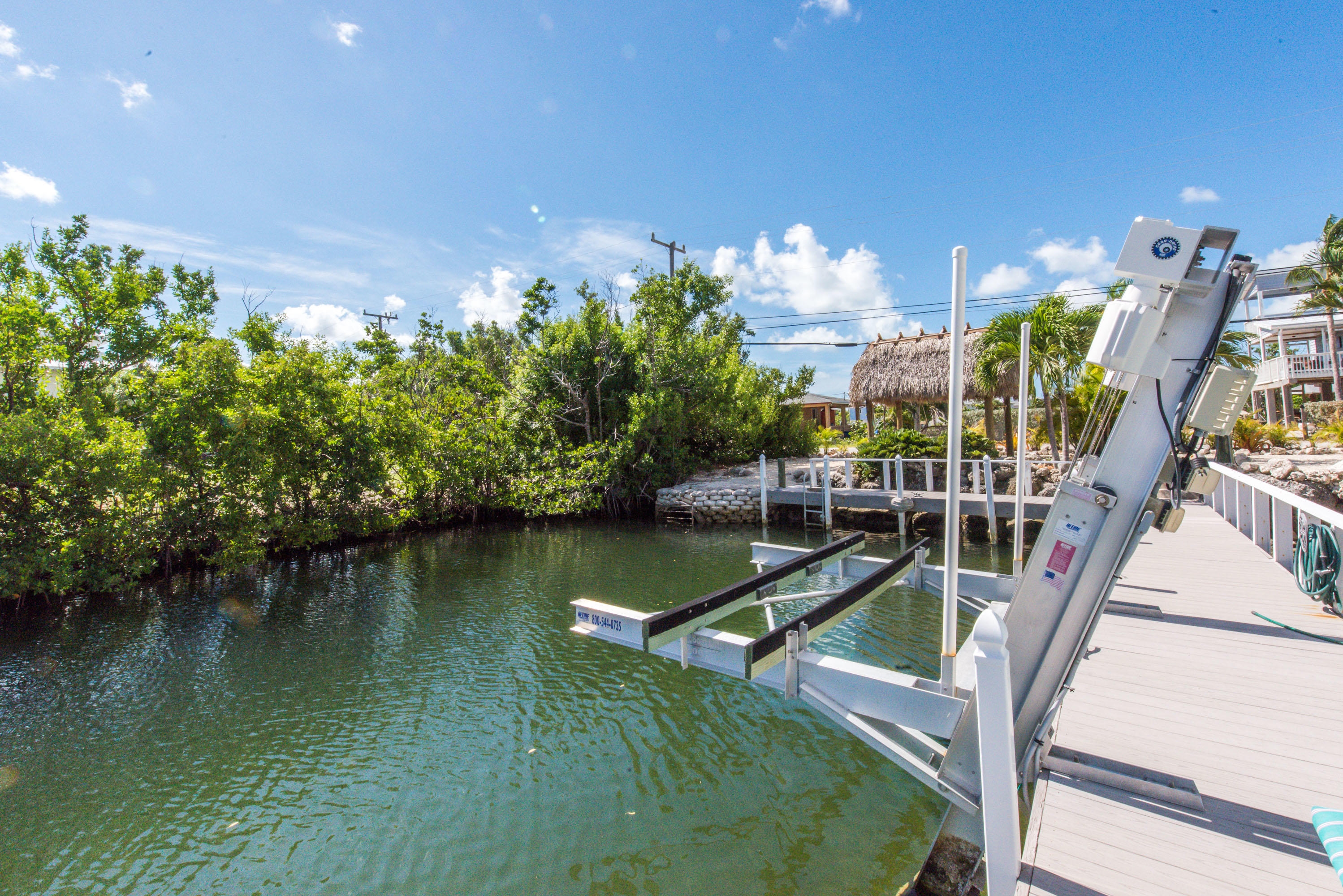 489 Blackbeard Road Summerland Key, FL 33042 - Photo 6 of 40 boat lift