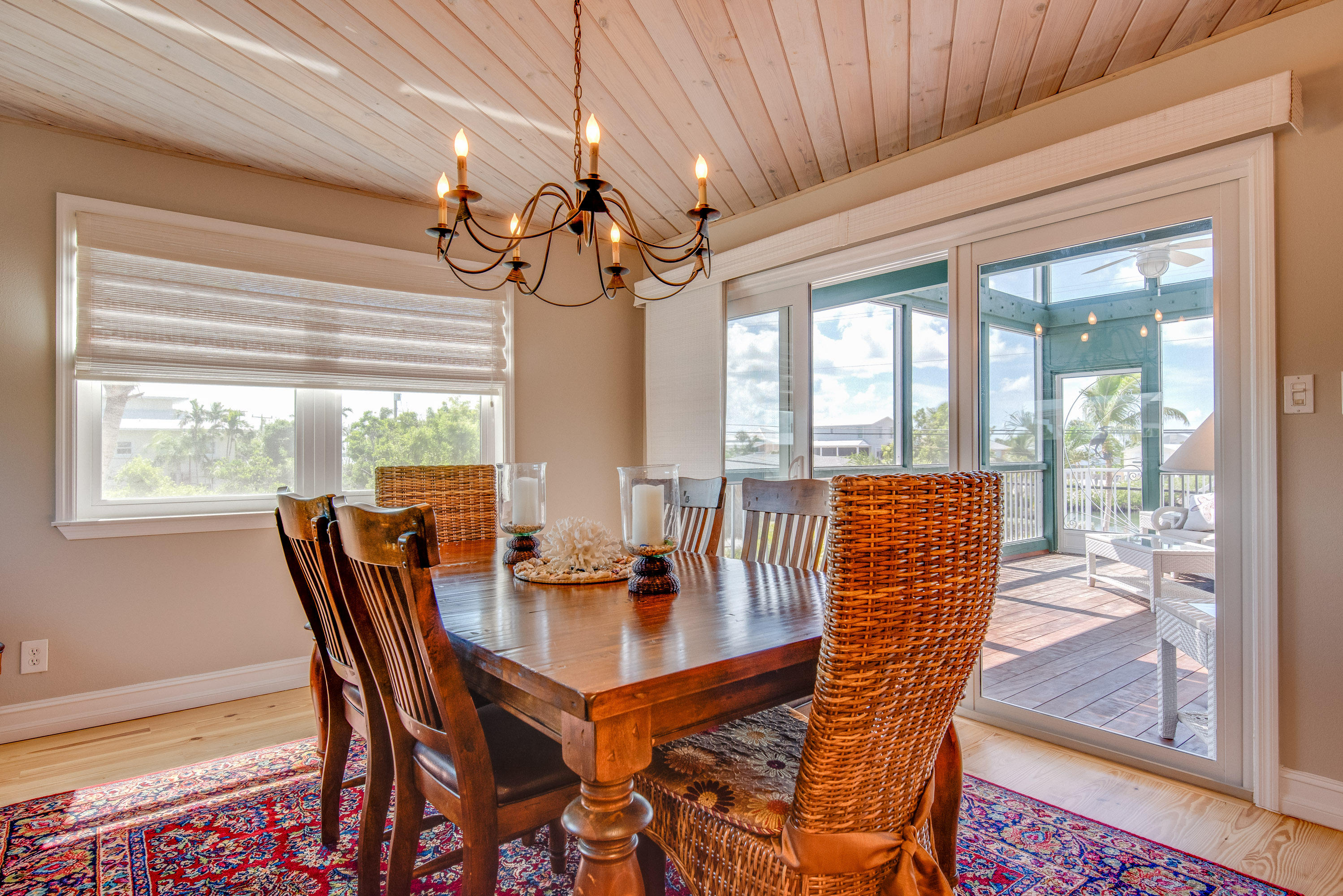 489 Blackbeard Road Summerland Key, FL 33042 - Photo 10 of 40 dining area2