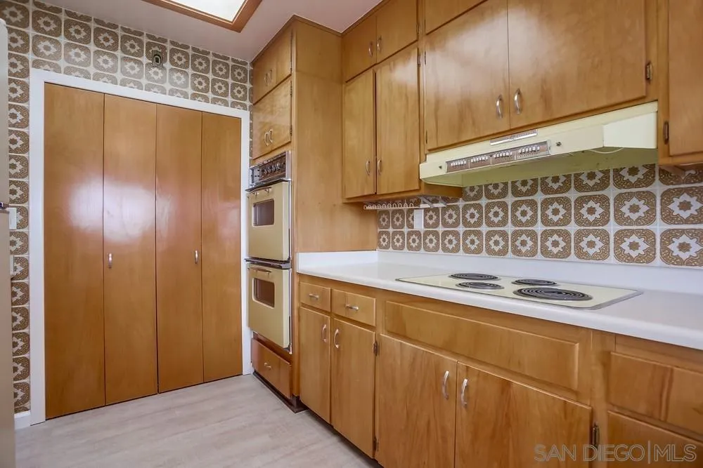 7255 Via Capri La Jolla, CA 92037 - Photo 27 of 58