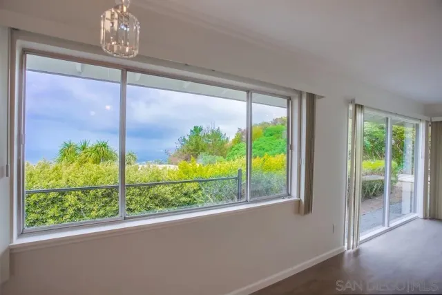 $3,100,000 | 7255 Via Capri, La Jolla, CA 92037