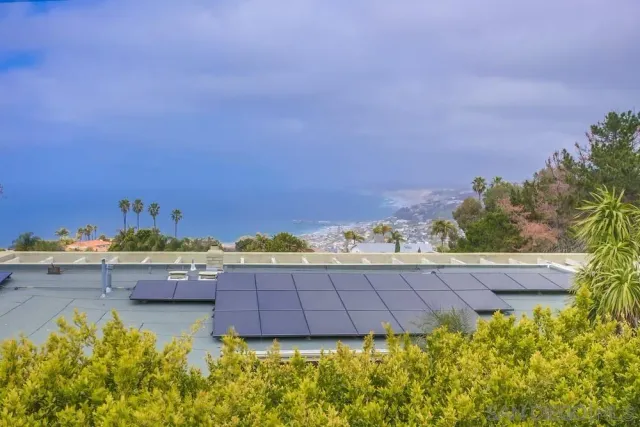 $3,100,000 | 7255 Via Capri, La Jolla, CA 92037