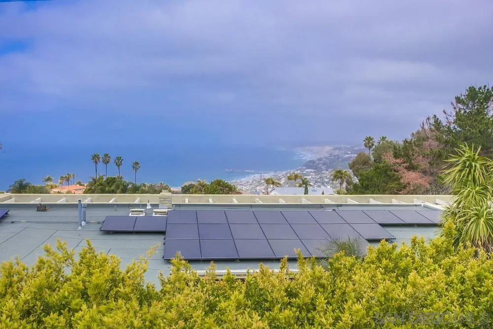 7255 Via Capri La Jolla, CA 92037 - Photo 3 of 58