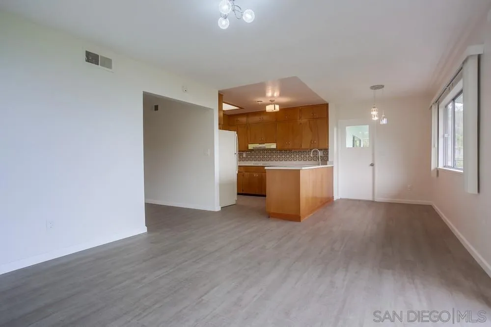 7255 Via Capri La Jolla, CA 92037 - Photo 33 of 58