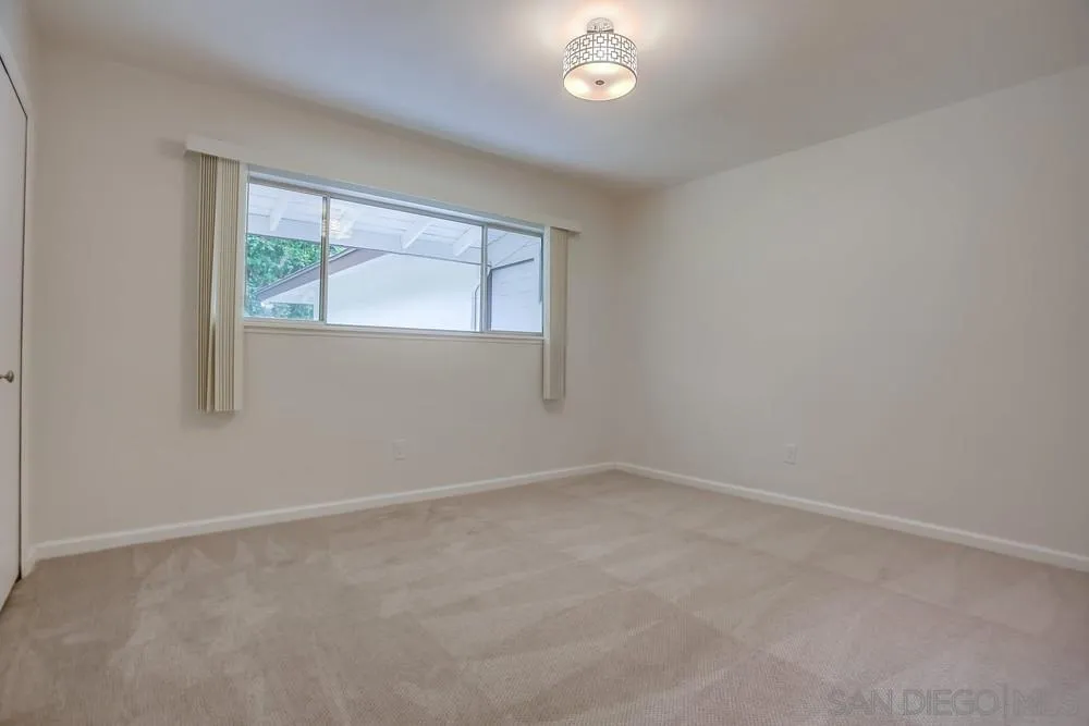 7255 Via Capri La Jolla, CA 92037 - Photo 35 of 58