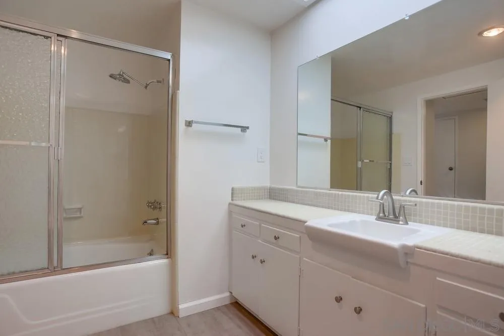 7255 Via Capri La Jolla, CA 92037 - Photo 39 of 58