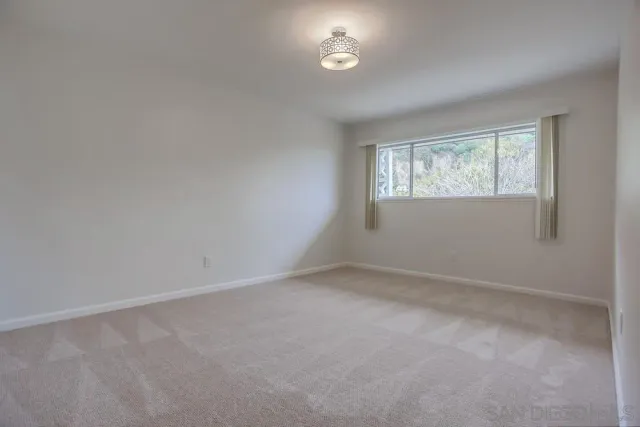 $3,100,000 | 7255 Via Capri, La Jolla, CA 92037