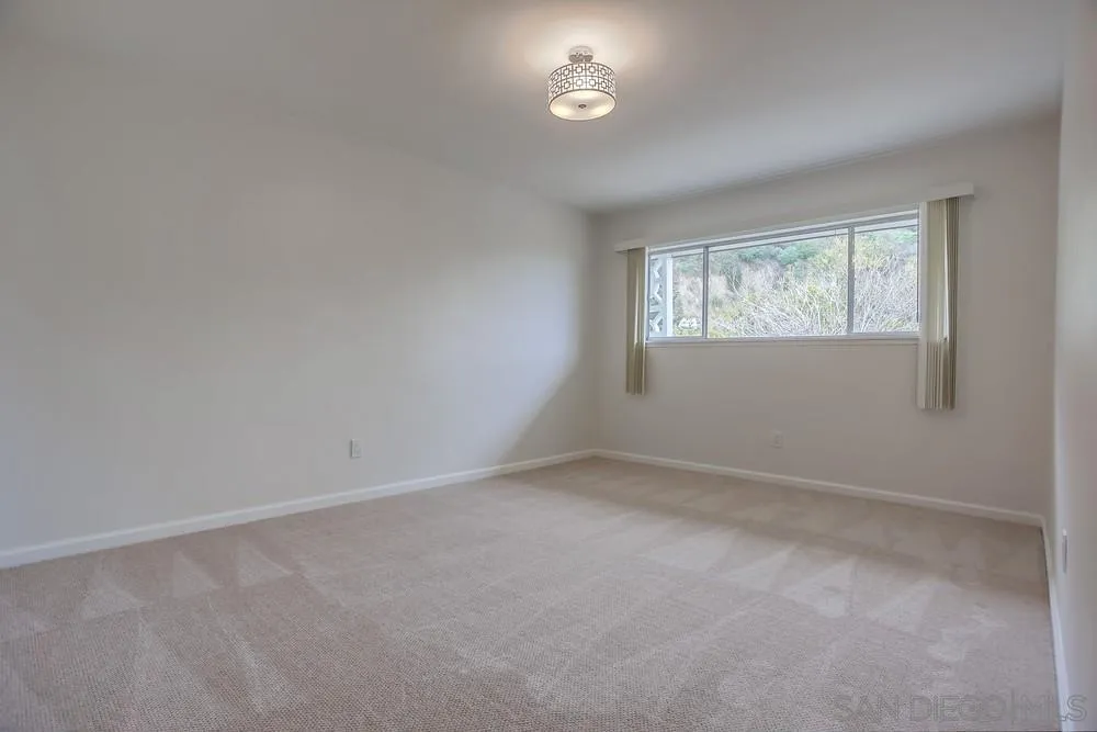 7255 Via Capri La Jolla, CA 92037 - Photo 41 of 58