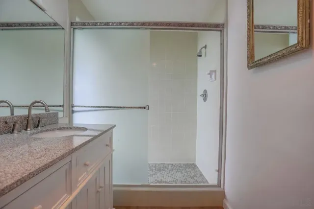 $3,100,000 | 7255 Via Capri, La Jolla, CA 92037