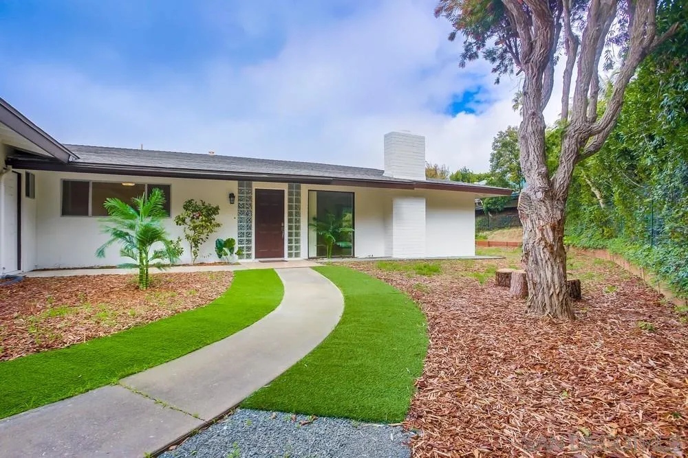 7255 Via Capri La Jolla, CA 92037 - Photo 6 of 58