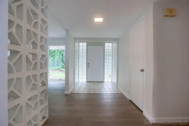 $3,100,000 | 7255 Via Capri, La Jolla, CA 92037