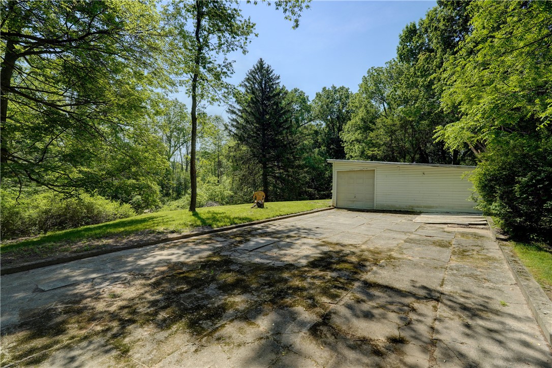 610 Webster Road Webster, NY 14580 - Photo 9 of 28