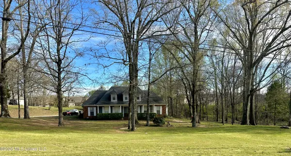 $405,000 | 1245 Thousand Oaks Drive, Hernando, MS 38632