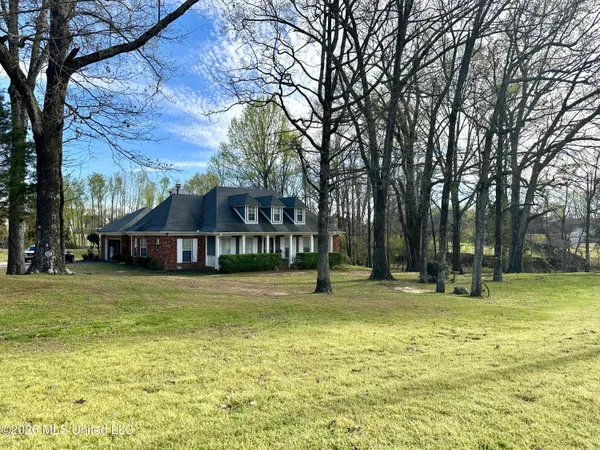 $405,000 | 1245 Thousand Oaks Drive, Hernando, MS 38632