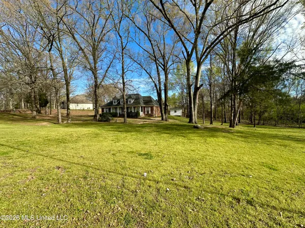 $405,000 | 1245 Thousand Oaks Drive, Hernando, MS 38632