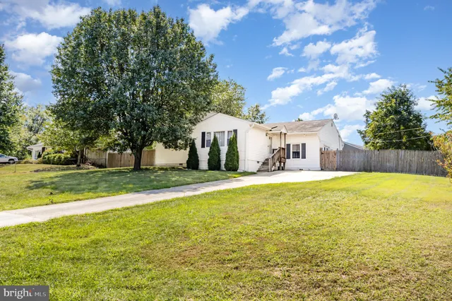 $3,200 | 3430 Little Hunting Creek Drive, Alexandria, VA 22309